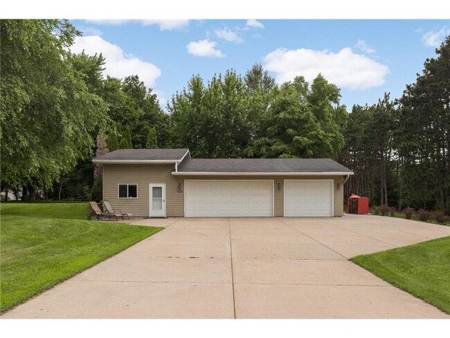 Building Photo - 15340 W Sunrise Cir