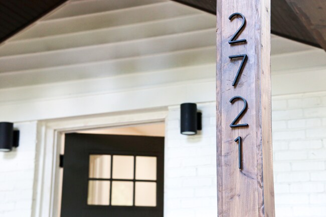 Photo - 2721 Mayflower Rd