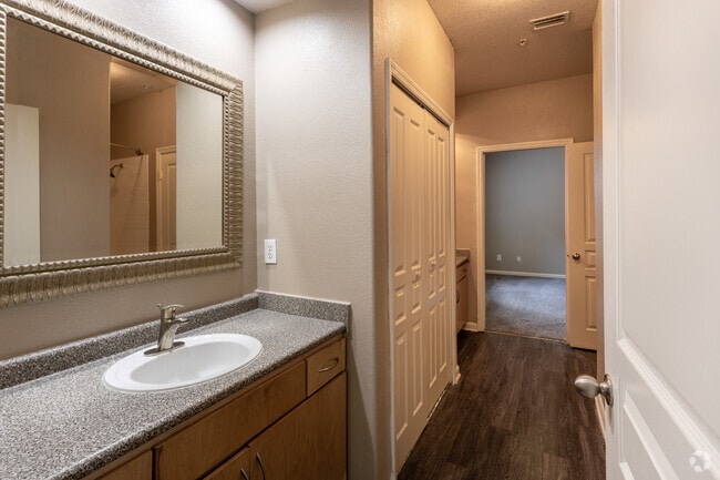 3BR, 2BA - 1,676 SF