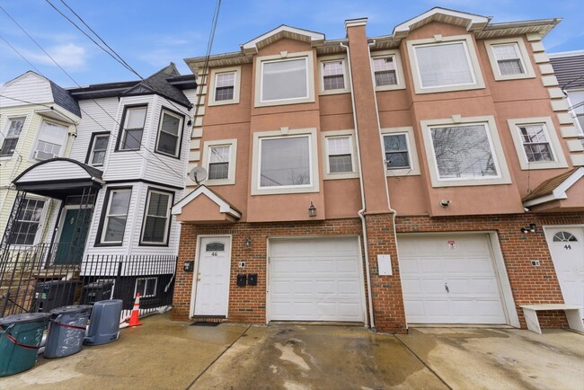Photo - 46 ARMSTRONG St Unit 2
