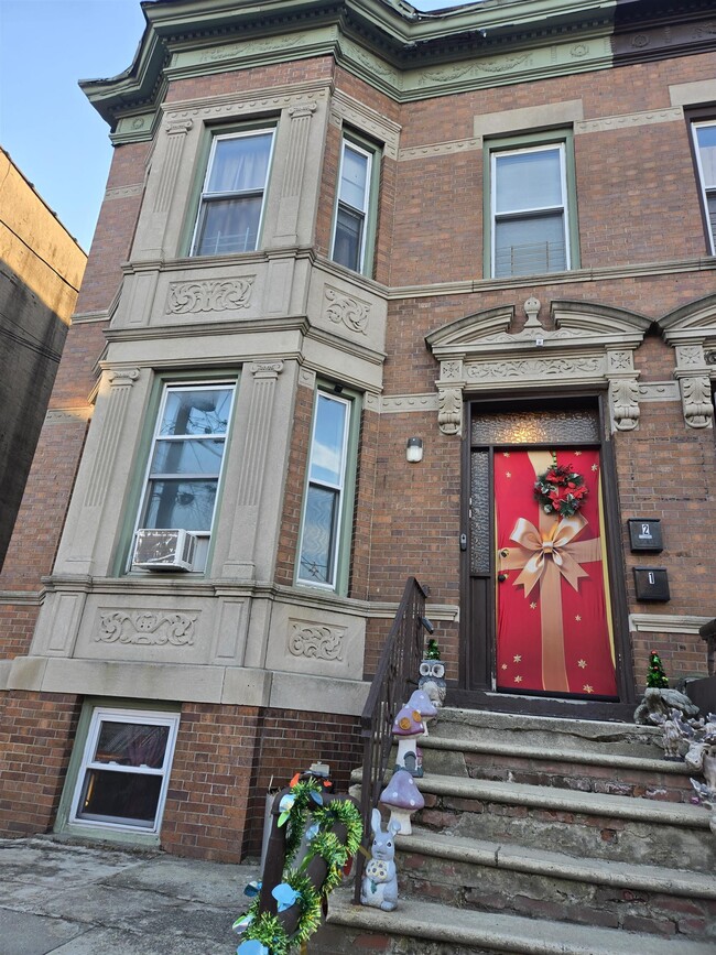 Building Photo - 239 Fulton Ave Unit 1