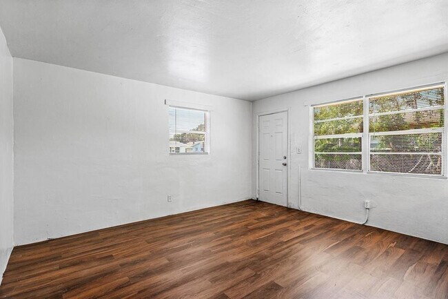 Photo - 279 SW 1st St Unit 1