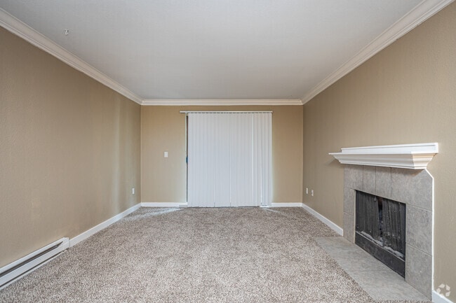 2BR, 1BA - 696SF
