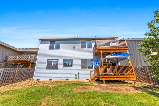 Photo - 5-bed, 3-bath Home in Scenic West Salem
