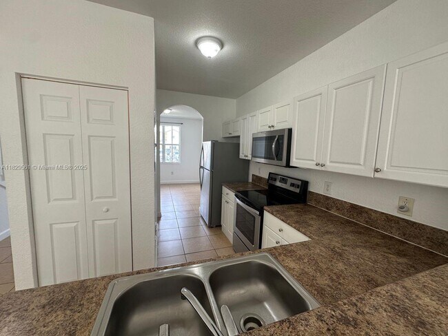 Photo - 2929 SE 2nd St