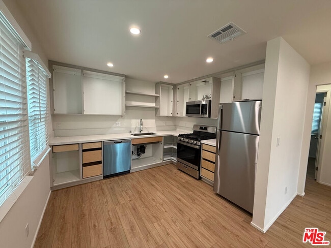 Photo - 2320 Carnegie Ln