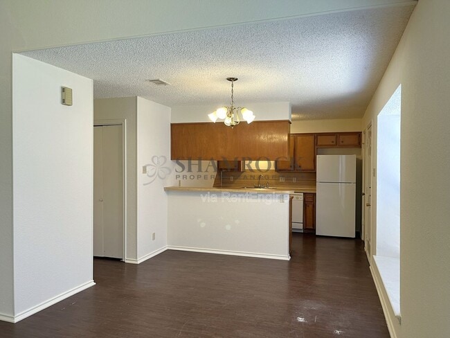 Photo - 214 Kettler Dr