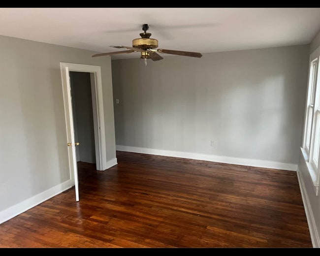 Photo - 5519 Lavey Ln