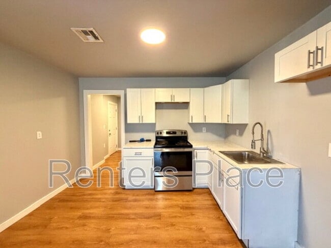 Photo - 2429 N Rockford Ave