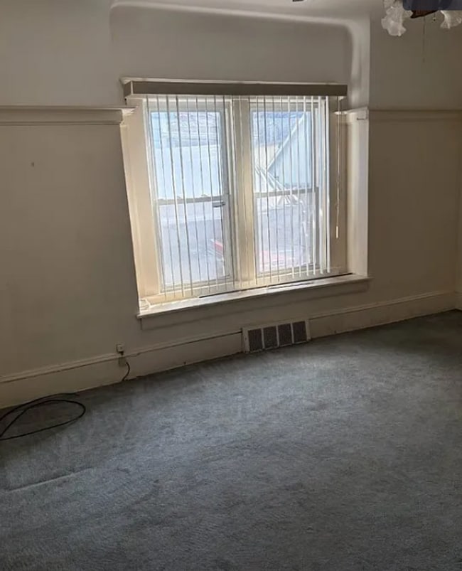 Photo - 10814 Hull Ave