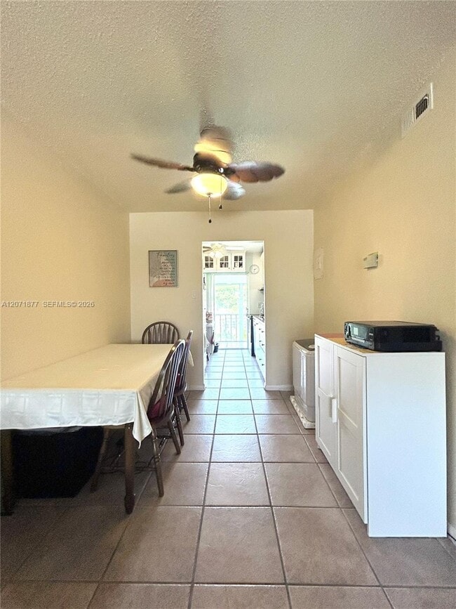 Photo - 7305 NW 4th Pl Unidad 204