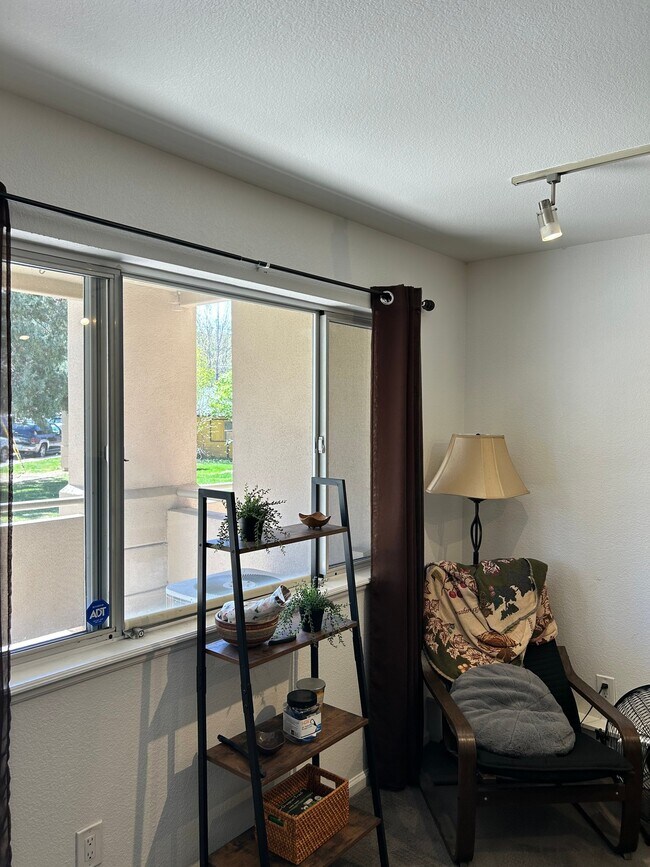 Photo - 935 Broadway Unidad 102