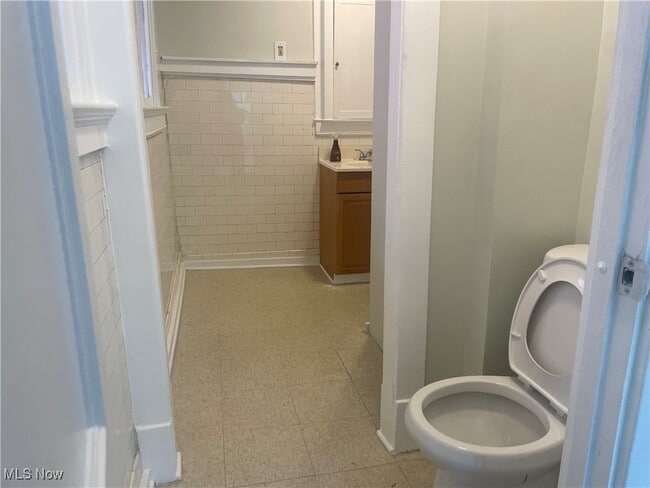 Building Photo - 1420 Ansel Rd