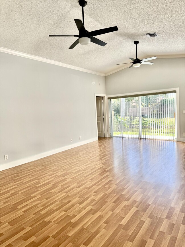 Photo - 1368 Waterway Cove Dr
