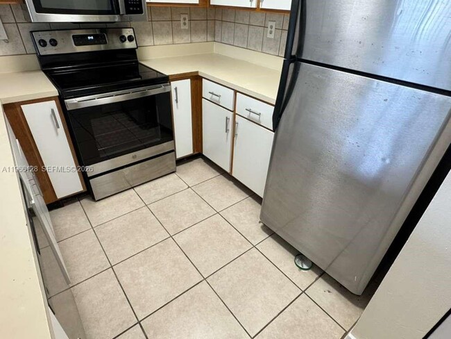 Photo - 2445 SW 18th Terrace Unit 1005