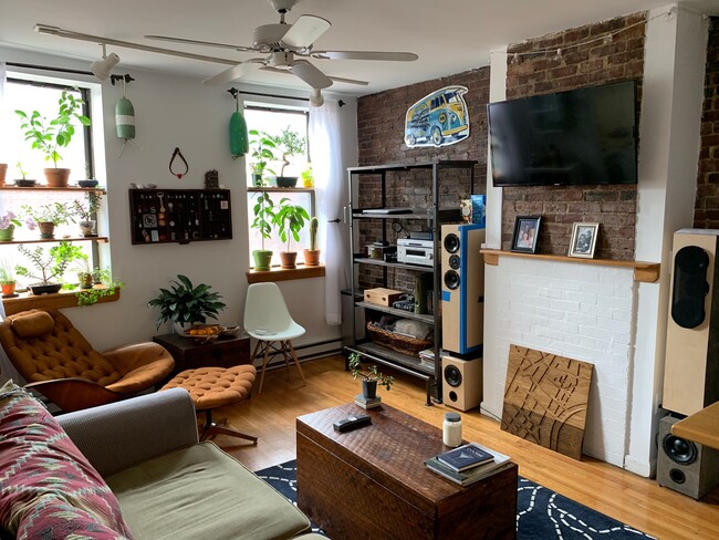 Photo - 13 Thacher St Unit 5