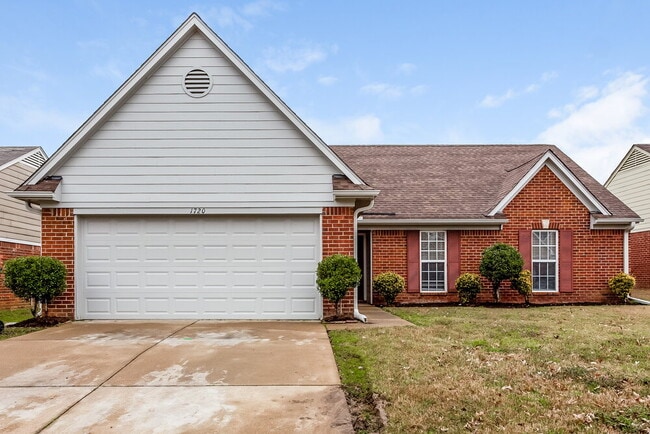 Building Photo - 1720 Cherry Creek Dr