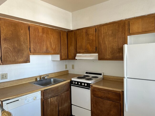 Photo - 1105 E 12th St