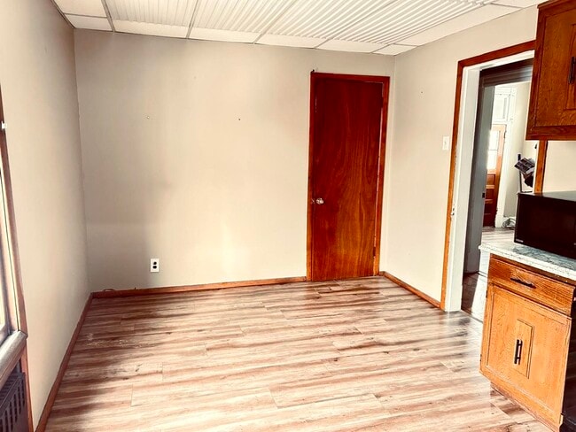 Photo - 75-77-77 Highwood Terrace