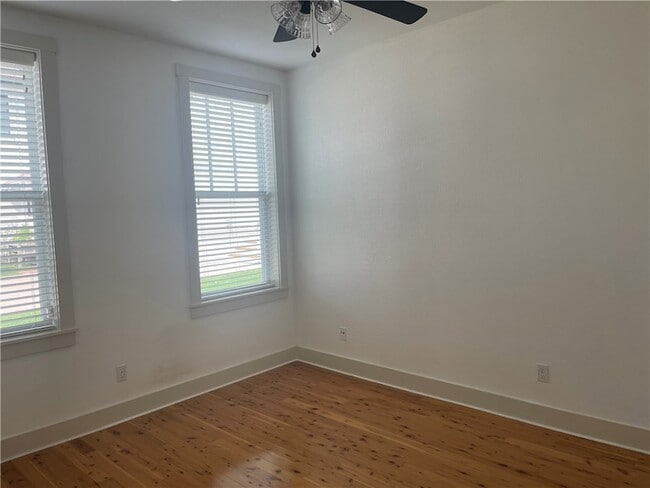 Photo - 103 SE G Ct