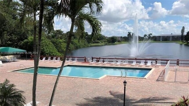 Photo - 9400 Live Oak Pl Unit 306