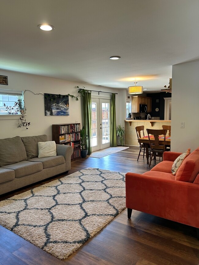 Photo - 21365 Oakview Dr