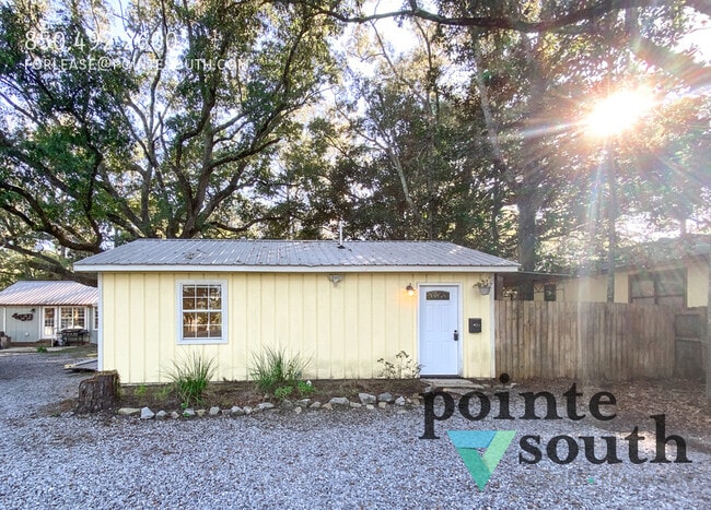 Photo - 335 E Canal Dr