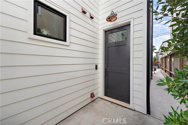 Photo - 434 Goldenrod Ave