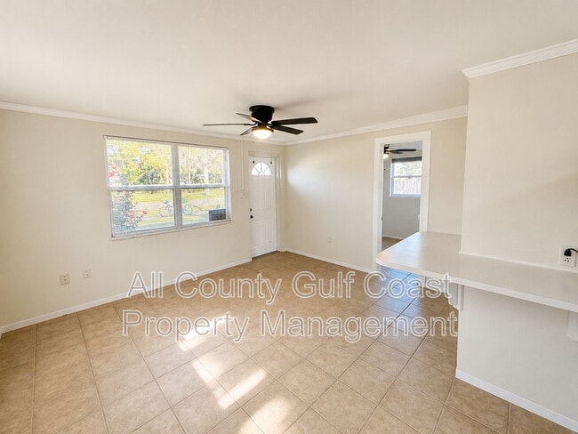 Photo - 832 Pine St