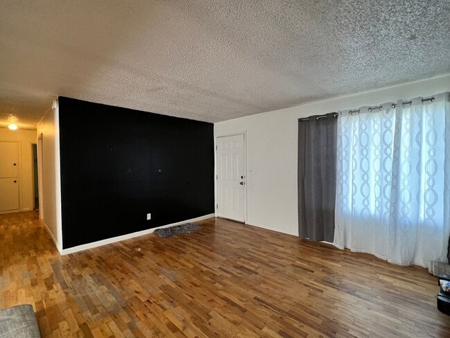 Photo - 1215 S Eastlake Dr