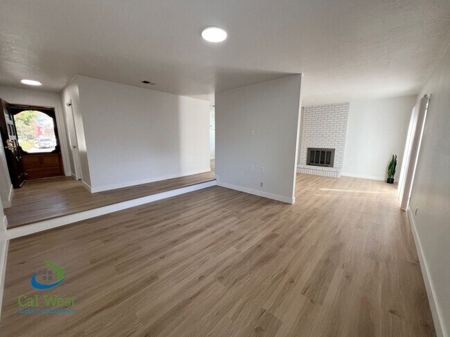 Photo - 3023 Plumstead Way