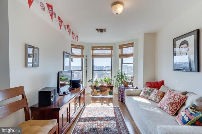 Photo - 2038 18th St NW