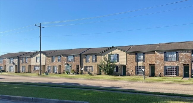 Building Photo - 101 Hospital Dr Unit 1