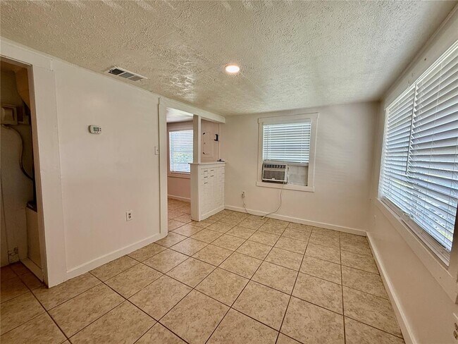 Photo - 1405 40th St