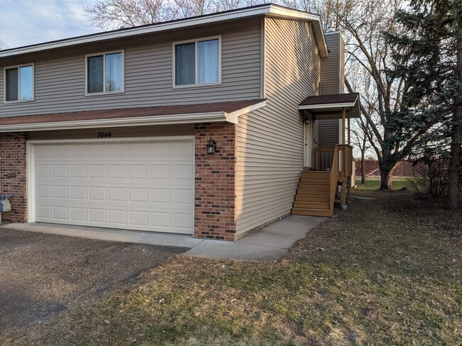 Photo - 7644 Woodlawn Dr