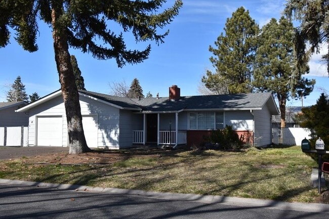 Building Photo - 5819 Southgate Dr