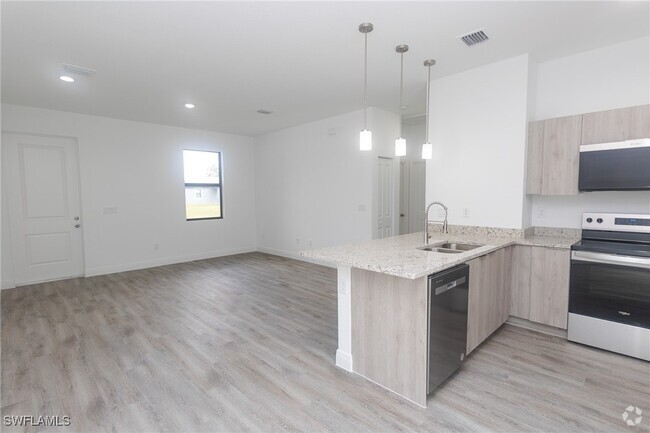 Building Photo - 8048 Sherwood Cir Rental