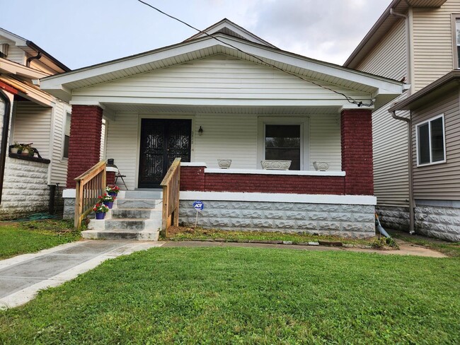 2 Bedroom 1 Bath Updated Home in Louisville - 2 Bedroom 1 Bath Updated Home in Louisville