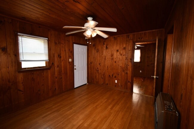 Photo - 720 Live Oak St