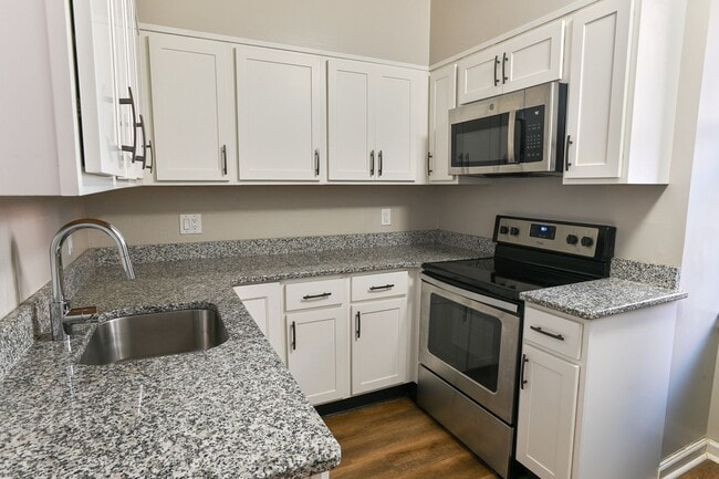 Photo - Large 3 Bedroom Single Family Home on Forster St