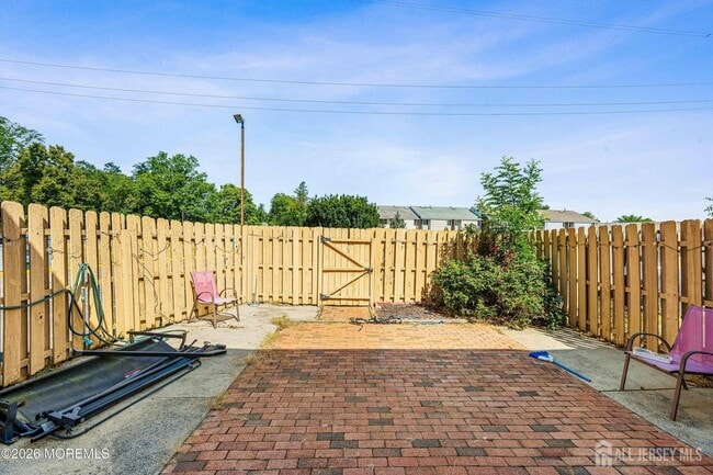 1 Quincy Cir