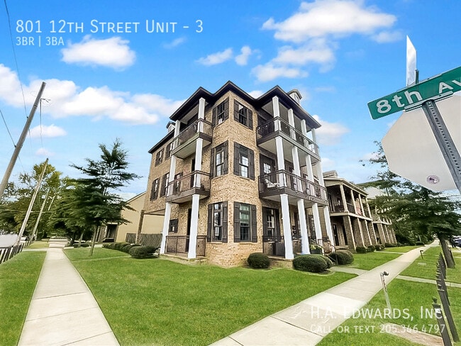 Building Photo - 801 12th St Unit 3 Rental