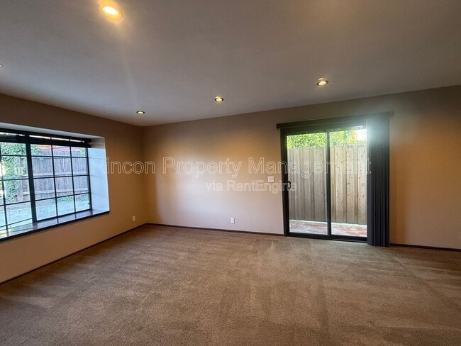 Photo - 408 Galvin Cir