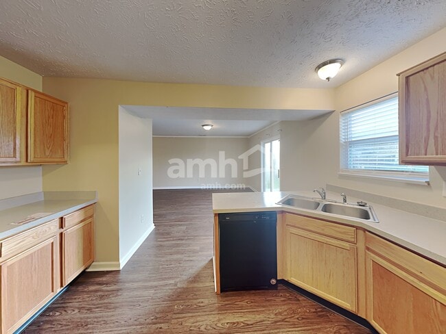 Photo - 716 Greene Ct