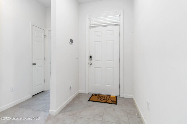 Photo - 947 Remington Green Dr SE