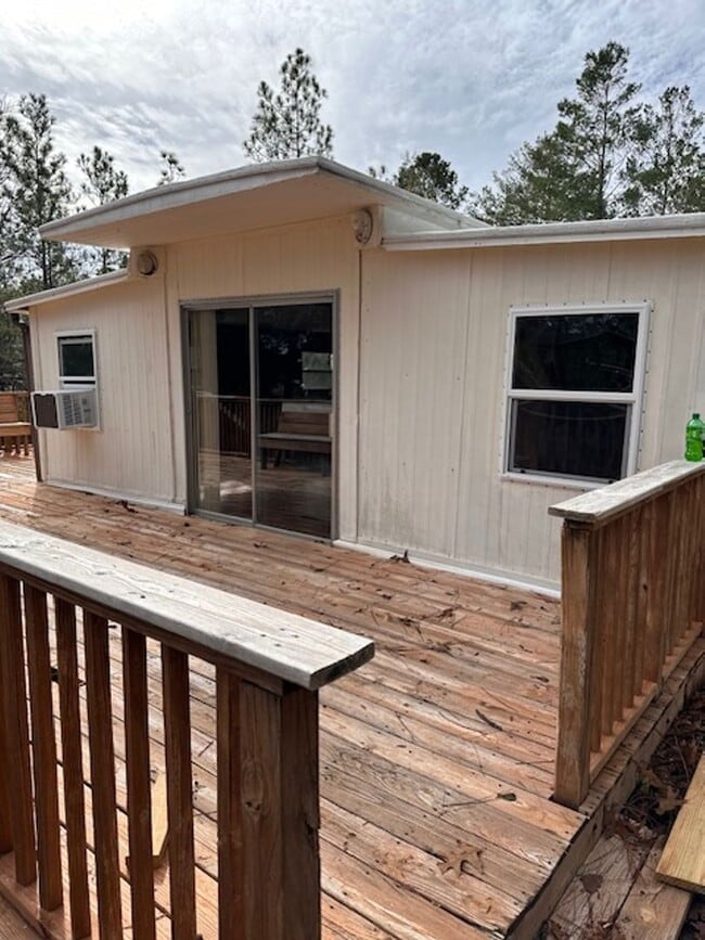 Photo - Charming Lakeside Home 4 Bedroom/2 Bath