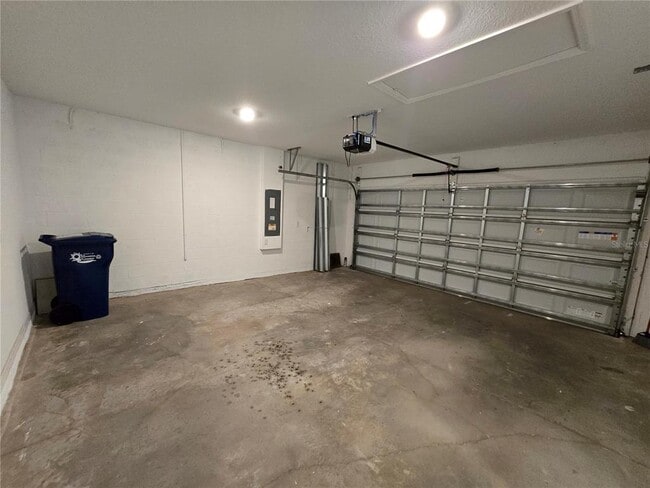 11207 Fieldstone Dr