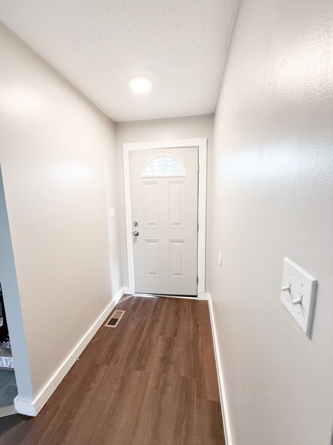 Photo - 3 Bedroom 2 Bathroom Home!