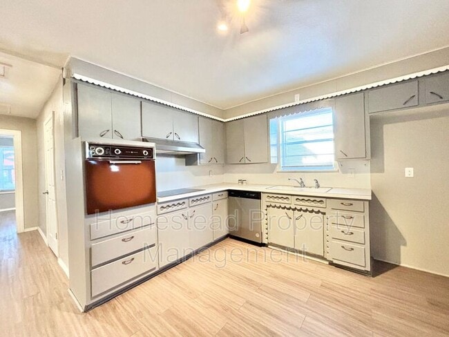 Photo - 2946 NW 15th St