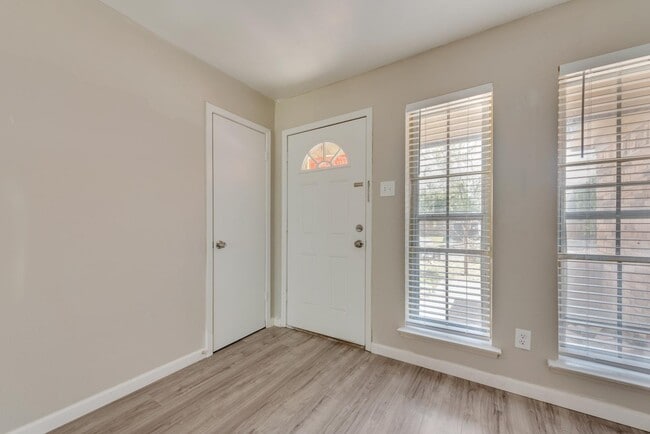 Photo - 917 Piedmont Dr